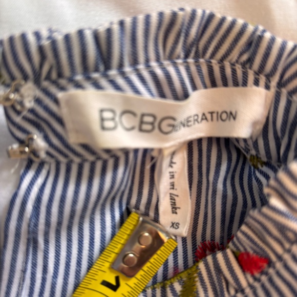 BCBGeneration Womens Embroidered Top XS Striped Butterfly Sleeve Floral Blue - Picture 4 of 8